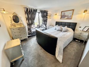 Bedroom- click for photo gallery